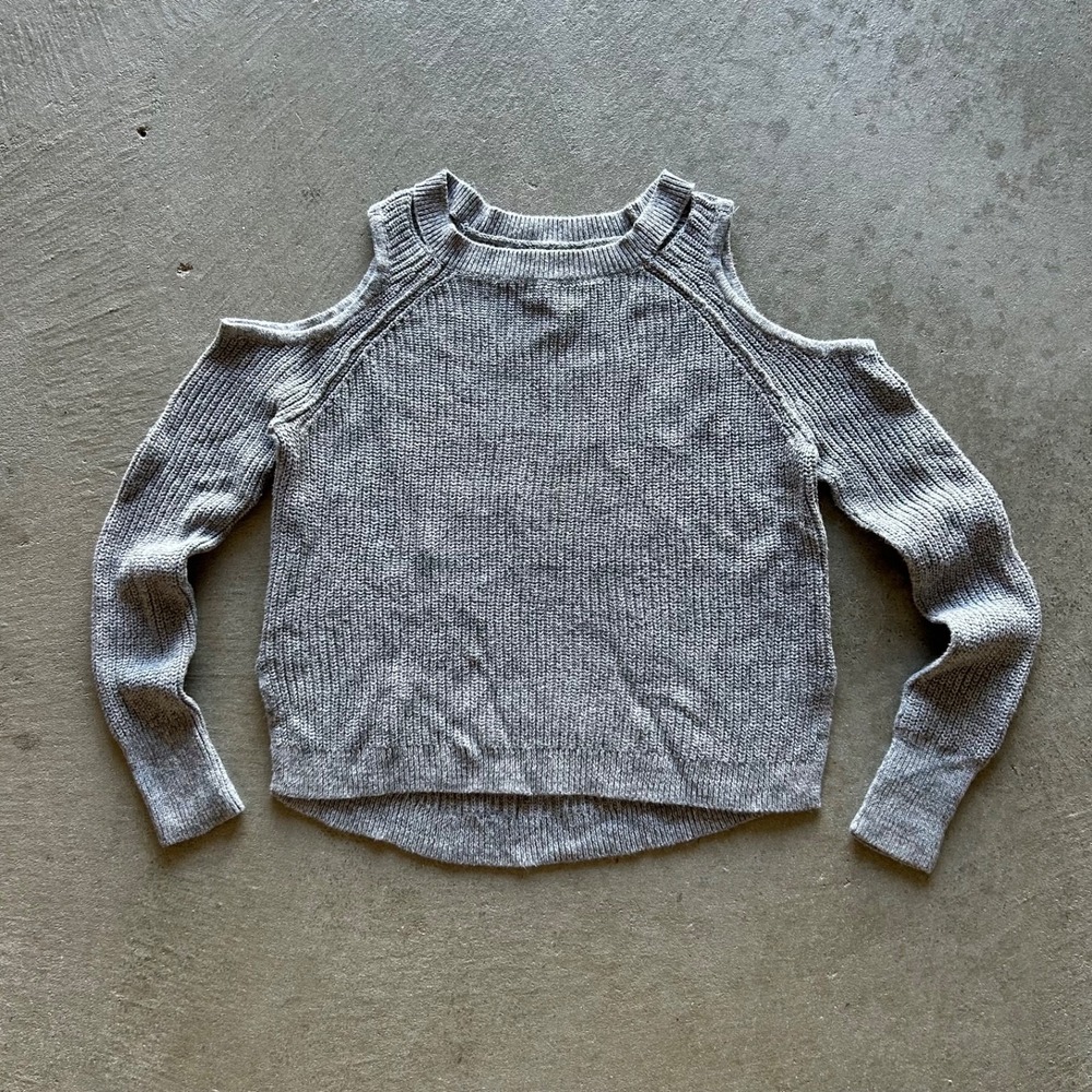 Hollister Cold Shoulder Sweater Womens Size XS Gray Ribbed Knit Slit Pullover